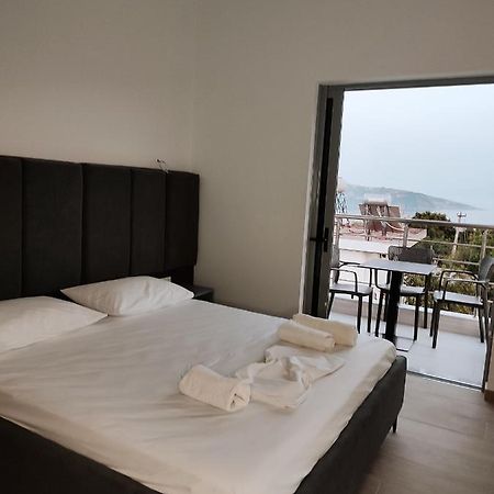 Petros Rooms Himarë Eksteriør billede