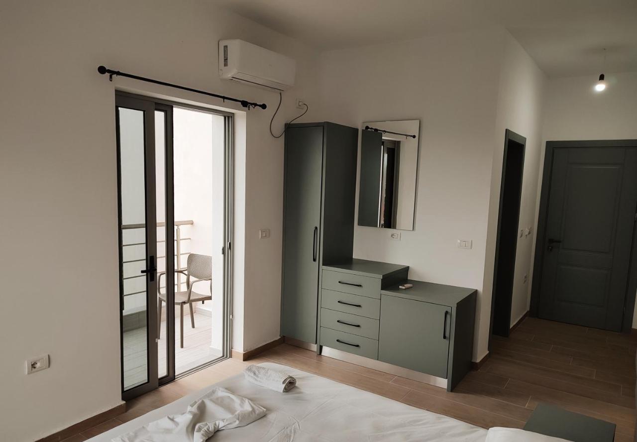 Petros Rooms Himarë Eksteriør billede
