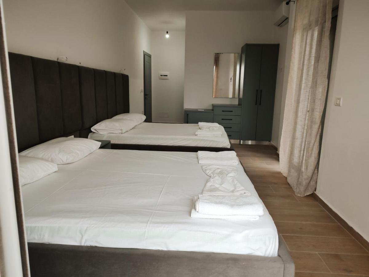 Petros Rooms Himarë Eksteriør billede