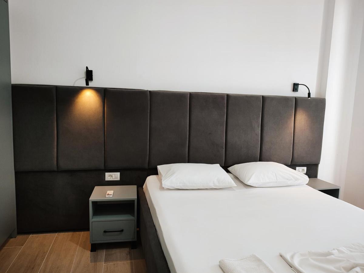 Petros Rooms Himarë Eksteriør billede