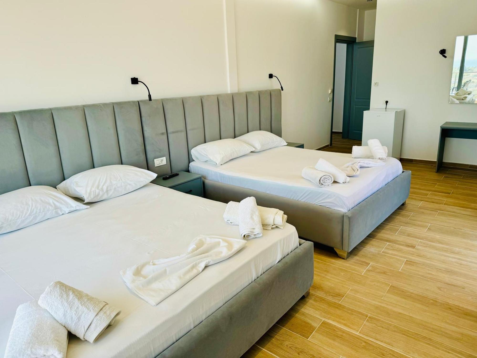 Petros Rooms Himarë Eksteriør billede